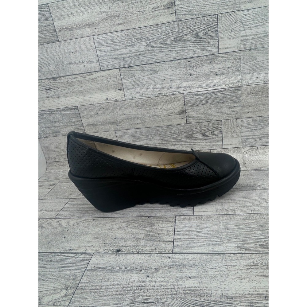 FLY LONDON Black Leather Perforated‎ Wedge Ballet Flats Women Size 37 P500798000 - Picture 11 of 11